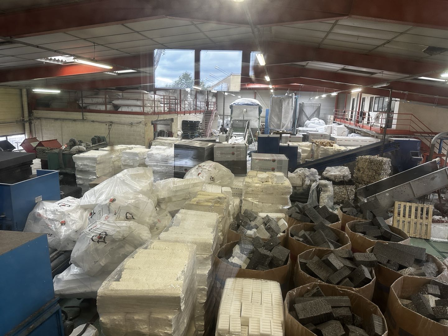 Las empresas españolas están trabajando mucho para promover la tecnología nueva en el reciclaje de poliestireno expandido